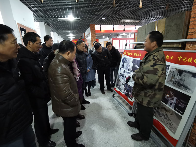 屯溪區(qū)委辦黨支部、屯溪城建投公司黨支部聯(lián)合開展主題黨日共建活動