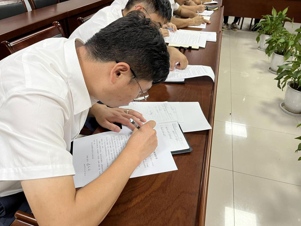 城建投公司召開全體員工大會暨安全生產(chǎn)、保密工作會議?